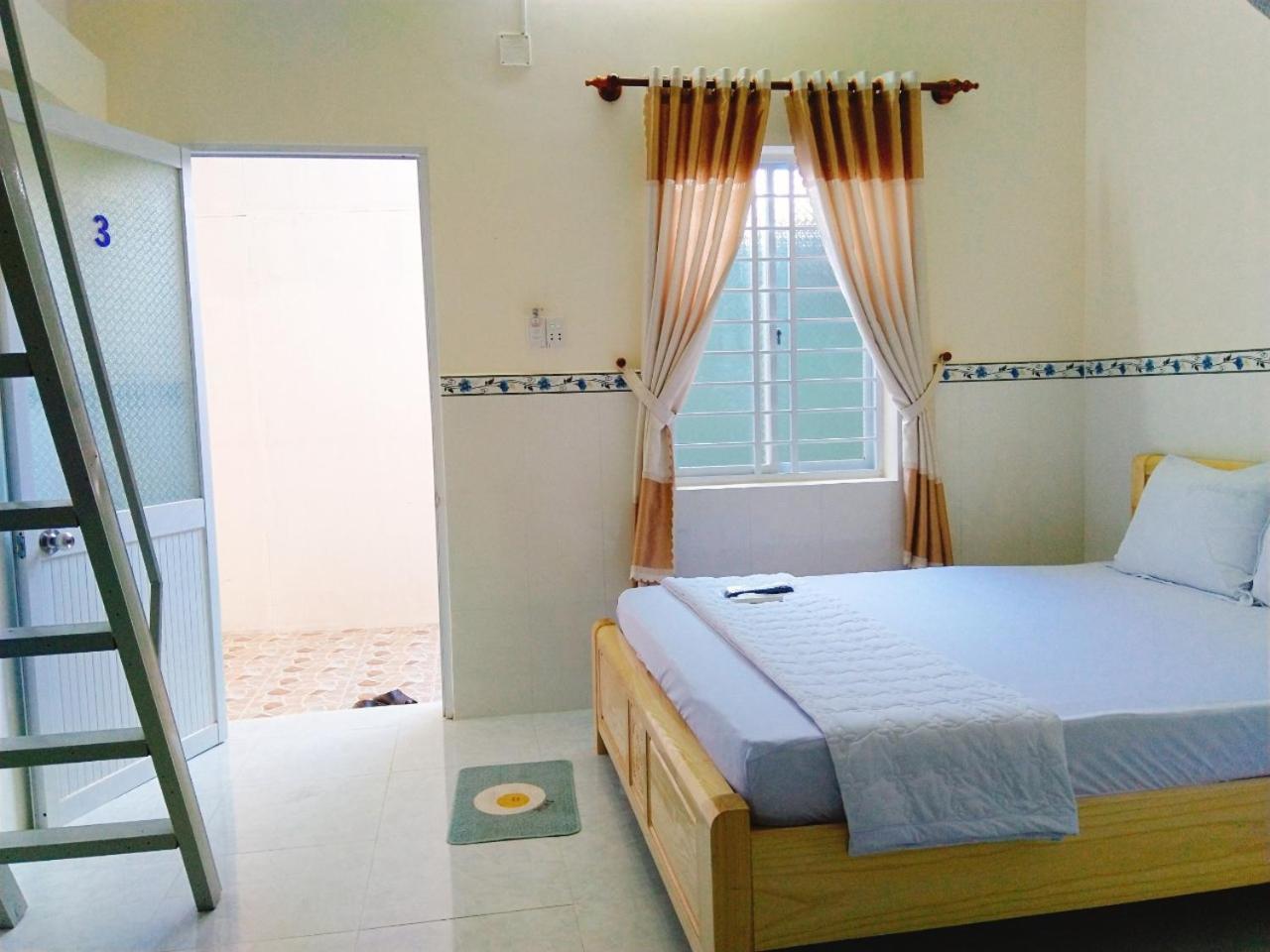 Nhà nghỉ Hạnh Minh Chi Khu Co Ong Exterior foto